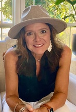 Lesley Snider, Broker