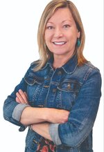 Kim Gilchrist, Broker